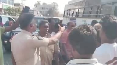 కావలి: కావలిలో ఆటోను ఢీ కొన్న ఆర్టీసీ బస్సు... డ్రైవర్ కు గాయాలు..!