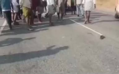 ఉరవకొండ: విడపనకల్ సమీపంలో రోడ్డు ప్రమాదం, బైకును ఢీకొన్న లారీ, బైకర్ కు తీవ్ర గాయాలు