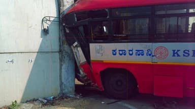 ಮದ್ದೂರು: ಕೋಡಿಹಳ್ಳಿ ಬಳಿ ಅಂಡರ್ ಪಾಸ್ ಸೇತುವೆಗೆ ಕೆ ಎಸ್ ಆರ್ ಟಿ ಸಿ ಬಸ್ ಡಿಕ್ಕಿ, ಹಲವರಿಗೆ ಗಾಯ