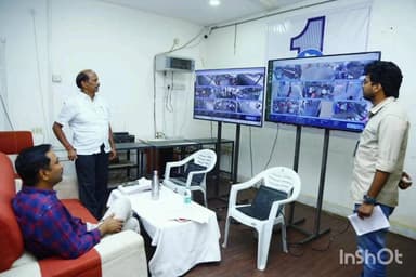 ఏటూరునాగారం: జిల్లా కలెక్టర్ వెబ్ కాస్టింగ్ ద్వారా ఎన్నికల సార్లని పరిశీలించారు