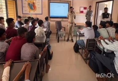 બાબરા: બાબરા,લાઠી પોલીસ દ્વારા MISSION SMILE અંતર્ગત બાળકોને ગુડ ટચ–બેડ ટચની સમજ આપવામાં આવી