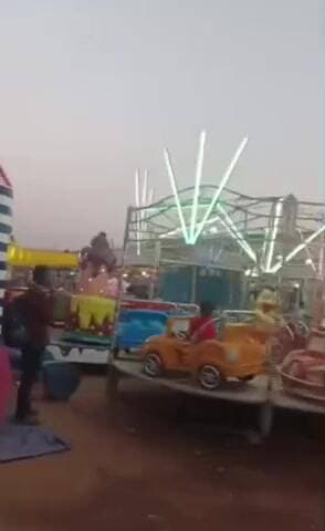 লাভপুর: দশম দিনেও লাভপুরের ফুল্লরা মেলায় জমজমাট ভিড় মেলা প্রেমীদের