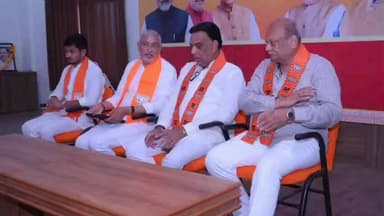 મોરવા હડફ: પંચમહાલ જિલ્લા ભાજપ કાર્યાલય શ્રી કમલમ્ ખાતે ગુજરાત પ્રદેશ ભાજપાના અધ્યક્ષ જગદીશભાઈ વિશ્વકર્માએ મુલાકાત લઈ બેઠક યોજી હતી