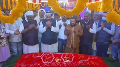 রাজনগর: গাইসারা গ্রামে পীর সাহেবের মাজারে একাধিক অনুষ্ঠান উপলক্ষে সেখানে উপস্থিত ছিলেন অনুব্রত মণ্ডল সহ সিউড়ি বিধায়ক