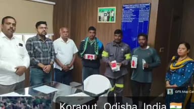 କୋରାପୁଟ ସହର: କୋରାପୁଟ ପୌରପଲିକା ତରଫରୁ ତିନି ସଫେଇ କର୍ମଚାରୀଙ୍କୁ ତିନଟି ମୋବାଇଲ୍ ପ୍ରଦାନ କରାଯାଇଛି।