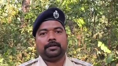 ଯଶିପୁର: ଶିମିଳିପାଳରେ ବନାଗ୍ନି ନିୟନ୍ତ୍ରଣ ପାଇଁ ବନବିଭାଗର ପ୍ରସ୍ତୁତି ଆରମ୍ଭ; ପିଠାବଟା ଠାରେ ପ୍ରତିକ୍ରିୟା ଦେଲେ ରେଞ୍ଜର ଜିତେନ୍ କିସ୍କୁ