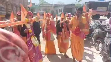 पुष्कर: 42वीं कावड़ पद यात्रा पुष्कर से जयपुर के लिए रवाना हुई, यात्रा के दौरान सभी कावड़ पद यात्री कावड़ों में भरे सरोवर के पव