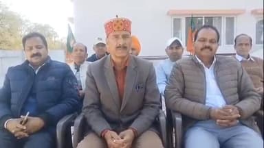 विधायक - चेयरमैन भी पायलट लेकर घूम रहे हैं, कैसे करेंगे खर्चों में कटौती : रविन्द्र सिंह रवि
#kangralive
विधायक संजय रत्...