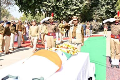 रिजर्व पुलिस लाइन में डॉ. मंजू DM श्रीगंगानगर व डॉ. अमृता दुहन SP श्रीगंगानगर द्वारा दिवंगत #श्रीमति_ज्योति_नायक_पुलिस_न...