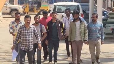 ଘରୋଇ ଜମିରେ ସରକାରୀ କମ୍ୟୁନିଟି ହଲ୍ ନିର୍ମାଣ ହେଉଥିବା ଜୟପୁର ବିଡିଓଙ୍କ କାର୍ଯ୍ୟାଳୟରେ ଅଭିଯୋଗ ହୋଇଛି। ହାଡ଼ିଆ ପଞ୍ଚାୟତରେ ଏହି ବେଆଇନ୍ କା...