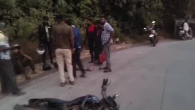 ಸೂಪಾ: ಅನಮೋಡ ಘಾಟ್'ನಲ್ಲಿ ಭೀಕರ ಅಪಘಾತ – ಪಿಕಪ್ ಡಿಕ್ಕಿಗೆ ಯುವಕ ಗಂಭೀರ ಗಾಯ