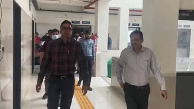 વલ્લભીપુર: વલ્લભીપુર આરોગ્ય કેન્દ્ર અને લાયબ્રેરી ની મુલાકાત લેતા જિલ્લા કલેકટર