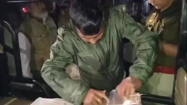 নগাঁও: লক্ষীনগৰত 10 কাৰ্টুন লিকʼ সহ আটক দুই সৰবৰাহকাৰী নগাওঁ আৰক্ষীৰ