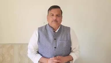 क्या आप जानते है कि भारत की ट्रेड डील पर गंभीर सवाल उठाते उठाते हुये सोशल मीडिया पर बीडियो वायरल कर रहे है, यदि आप इन महानुभाव से परचित है और इनके द्वारा उठाये गये सवालों से सहमत है तो कमेंट्स करके मुझे अपना पूरा परिचय कराते बतायें