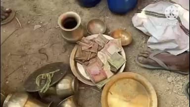 গোলাঘাট: মেৰাপানিত চোৰ আটক ৰাইজৰ,সামগ্ৰী বিক্ৰী কৰিবলৈ আহোতেই আটক কৰি চোৰটোক গতাই দিয়ে আৰক্ষীক