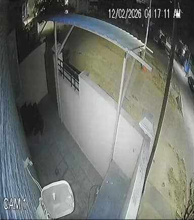 గుంతకల్లు: పట్టణంలోని హనుమేష్ నగర్ లో రూ.2.50 లక్షలు విలువ చేసే బుల్లెట్ బైక్ చోరీ, సీసీ టీవీ కెమరాలో రికార్డు అయిన దృశ్యాలు