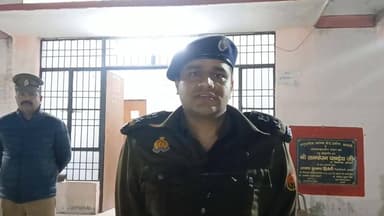 #श्रावस्ती में पुलिस–अपराधी मुठभेड़! फायरिंग के बाद बदमाश के पैर में लगी गोली, दो साथी गिरफ्तार।
इकौना में आधी रात गूंज...
