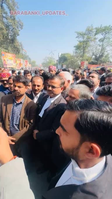 अधिवक्ता एकता जिंदाबाद 🎥
#barabanki #advocate #barabankiupdates #viralpost #newreel