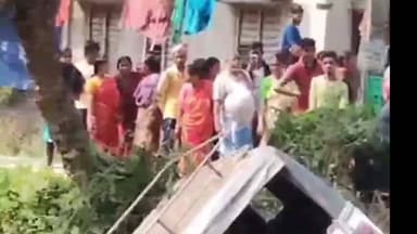 মহিষাদল: মহিষাদলের চাঁপি গ্রামে ছাত্র-ছাত্রী সহ উল্টে গেল পুলকার পানাপুকুরে, অল্পের জন্য রক্ষা ১৪ জন ছাত্রছাত্রীর