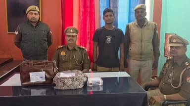 भानपुर: वाल्टरगंज थाने की पुलिस ने मोबाइल की दुकान में हुई चोरी के मामले में अभियुक्त को 100% सामान के साथ किया गिरफ्तार