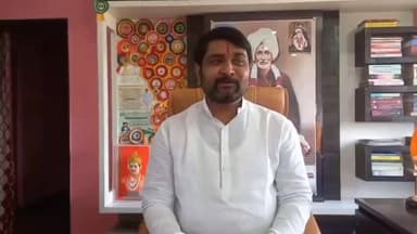 ರಾಯಬಾಗ: ಅಣ್ಣಾ ಸಾಹೇಬ್ ಜೊಲ್ಲೆ ವಿರುದ್ಧ ಹಾರೂಗೇರಿ ಪಟ್ಟಣದಲ್ಲಿ ರೈತ ಮುಖಂಡ ಶಶಿಕಾಂತ ಗುರೂಜಿ ಆಕ್ರೋಶ