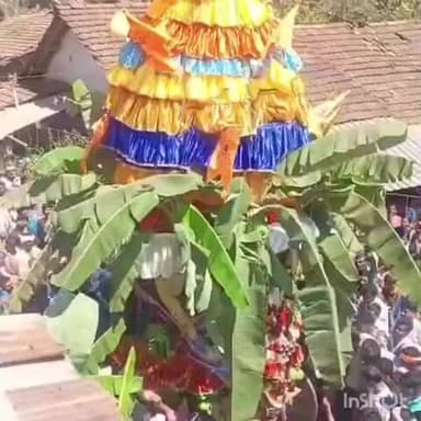 ಹಾನಗಲ್: ಮಲಗುಂದ ಗ್ರಾಮದಲ್ಲಿ ಯಾವುದೇ ಸಹಾಯ ವಿಲ್ಲದೇ ಮುಂದೆ ಸಾಗುವ ರೇಣುಕಾ ದೇವಿಯ ರಥೋತ್ಸವ