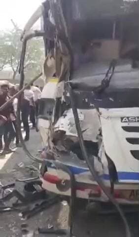 సంతనూతలపాడు: మర్రి చెట్ల పాలెం వద్ద రోడ్డు ప్రమాదం, ఆర్టీసీ బస్సును ఢీకొన్న గ్రానైట్ లారీ, 10 మంది ప్రయాణికులకు గాయాలు