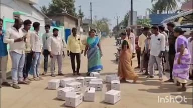 అశ్వారావుపేట: ఓటర్లకు ఇచ్చిన గిఫ్ట్ వెనక్కి ఇవ్వాలంటూ డిమాండ్ చేసిన అశ్వారావుపేట మున్సిపల్ పదో వార్డు అభ్యర్థి