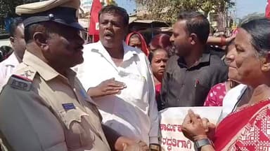 ಶಿಡ್ಲಘಟ್ಟ: ಕಾರ್ಮಿಕ ನೀತಿಗಳನ್ನ ವಿರೋಧಿಸಿ ಕೇಂದ್ರ ಸರ್ಕಾರದ ವಿರುದ್ಧ ಸಿಐಟಿಯು ವತಿಯಿಂದ ಮುಷ್ಕರ, ತಹಶೀಲ್ದಾರ್ ಗೆ ಮನವಿ