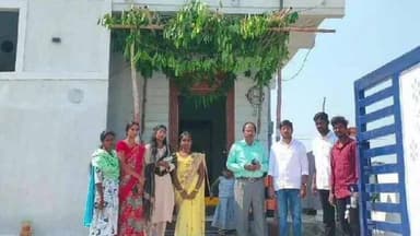 భిక్కనూర్: కంచర్లలో పూర్తయిన ఇందిరమ్మ ఇండ్లను పరిశీలించిన డిఈ,ఏఈలు ప్రతి లబ్ధిదారుడికి గృహసౌకర్యాలు అందేలా చర్యలు తీసుకుంటాం