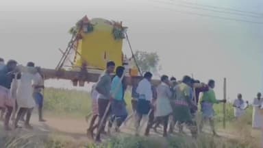 చిలకలూరు గ్రామానికి శ్రీ అహోబిలం నరసింహ స్వామి, పల్లకి రాకతో పండగ వాతావరణం