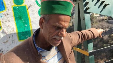 चाटी पुल पर बना हुआ पुल में फासला कभी भी किसी भी व्यक्ति के लिए हो सकता है घातक
#kullutodaynews #SachKiAwaaz #MediaPower...