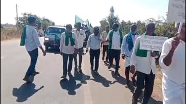 ಹೊಳಲ್ಕೆರೆ: ಹೊಳಲ್ಕೆರೆ ರೈತರ ಪಾದಯಾತ್ರೆಯಲ್ಲಿ ತಹಶಿಲ್ದಾರ್ ವಿಜಯ್ ಕುಮಾರ್ ಬಾಗಿ