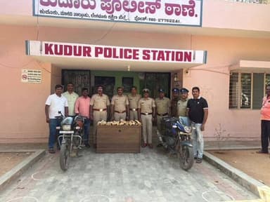 ಮಾಗಡಿ: ಕುದೂರು ಪೊಲೀಸರಿಂದ ಶ್ರೀಗಂಧದ ಮರಗಳ್ಳರ ಬಂಧನ