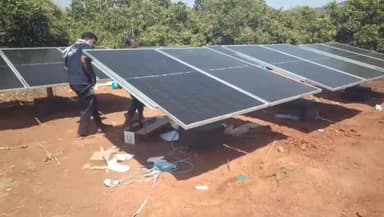 ಮಳವಳ್ಳಿ: ದೊಡ್ಡ ಎಲಚಗೆರೆ ಗ್ರಾಮದಲ್ಲಿ ಹೊಸ ತಂತ್ರಜ್ಞಾನದಿಂದ ವಿದ್ಯುತ್ ಇಲ್ಲದೆ ಬೋರ್ವೆಲ್ಗೆ ಚಾಲನೆ