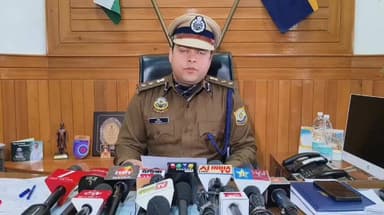 धामी: शिमला पुलिस को मिली बड़ी कामयाबी, युवाओं को चिट्टा बेचने वाले मुख्य सरगना विजय को किया गिरफ्तार: SSP गौरव सिंह
