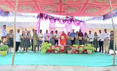 ಗುರುಮಿಟ್ಕಲ್: ಅಂಕದ ಜೊತೆಗೆ ಸಂಸ್ಕಾರವೂ ಅವಶ್ಯವಾಗಿದೆ: ಖಾಸಮಠ ಶ್ರೀ
- ಗುರುಮಠಕಲ್ ಪಟ್ಟಣದಲ್ಲಿ ವಿದ್ಯಾರ್ಥಿಗಳಿಗೆ ಕಾರ್ಯಗಾರ