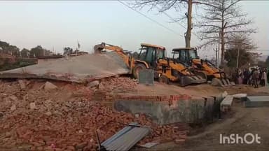 गावां: विवादित जमीन पर बने मकान को प्रशासन ने किया जमींदोज, उच्च न्यायालय के आदेश पर हुई कार्रवाई