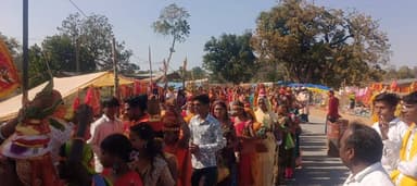 कोलेबिरा: मां बाघचंडी महोत्सव में 5100 व्रतियों ने निकाली भव्य कलश यात्रा