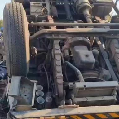 శింగనమల: మడుగు పల్లి గ్రామ శివారులో అరటి లోడుతో వెళ్తున్న ఐచర్ వాహనం బోల్తా. డ్రైవర్ కి గాయాలు మెరుగైన వైద్యం అందిస్తున్నారు.