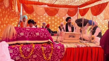 ਚਮਕੌਰ ਸਾਹਿਬ: ਚਮਕੌਰ ਸਾਹਿਬ ਤੋਂ ਵਿਧਾਇਕ ਡਾਕਟਰ ਚਰਨਜੀਤ ਸਿੰਘ ਵੱਲੋਂ ਆਪਣੇ ਹਲਕੇ ਦੇ ਪਿੰਡ ਰਸੀਦਪੁਰ ਵਿਖੇ ਧਾਰਮਿਕ ਸਮਾਗਮ ਦੌਰਾਨ ਭਰੀ ਹਾਜ਼ਰੀ
