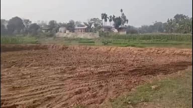 লক্ষীপুৰ: লক্ষীপুৰ বন বিভাগৰ অন্তৰ্গত গোসাইডুবি পঞ্চায়তৰ ধাৰাইৰ জিঞ্জিৰাম নদীৰ বুকুত চলিছে অবৈধ মাটি খনন