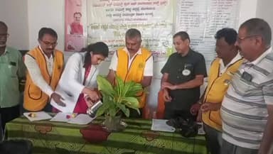 ಮಳವಳ್ಳಿ: ಹಲಗೂರಿನಲ್ಲಿ ಹಲಗೂರು ಲಯನ್ಸ್ ಕ್ಲಬ್ ವತಿಯಿಂದ ಕಣ್ಣಿನ ತಪಾಸಣೆ ಮತ್ತು ಶಸ್ತ್ರ ಚಿಕಿತ್ಸೆ ಶಿಬಿರ