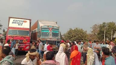ग्राम पंचायत बिजना के ग्राम बिजना और अमानटोला के लोगों ने पानी की परेशानी को लेकर नेशनल हाइवे गणेशगंज में किया चक्का जाम