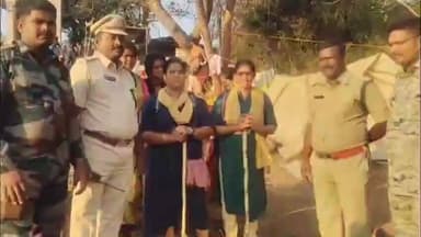 శ్రీశైలం పాదయాత్రలో తప్పిపోయిన మహిళను గాలించి కాపాడిన అటవీ శాఖ