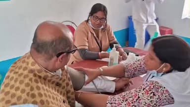 সাঁইথিয়া: সাঁইথিয়ায় সত্য সাঁই সেবা সংস্থার উদ্যোগে বিনামূল্যে স্বাস্থ্য শিবির, শতাধিক মানুষের স্বাস্থ্য পরীক্ষা