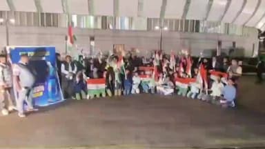 सिमडेगा: उड़ीसा के इंटरनेशनल हॉकी स्टेडियम में एफआईएच प्री लीग हॉकी देखने सिमडेगा से रवाना हुए कई बच्चे