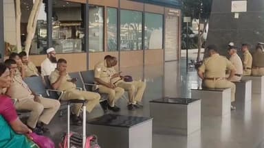 ದೇವನಹಳ್ಳಿ: ಬಿಕ್ಲು ಶಿವ ಕೊಲೆ ಕೇಸ್ ಸಂಬಂಧಿಸಿದಂತೆ ಏರ್ಪೋರ್ಟ್ ನಲ್ಲಿ ಶಾಸಕ ಬೈರತಿ ಬಸವರಾಜ್ ಬಂಧಿಸಿದ ಸಿಐಡಿ ಪೊಲೀಸರು