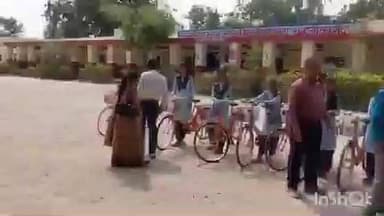 गनाेड़ा: चंदूजी का गढ़ा में बालिकाओं को निशुल्क साइकिल वितरण कार्यक्रम