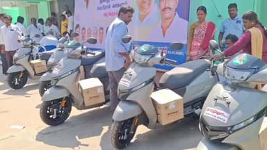 வாணியம்பாடி: MLA அலுவலகத்தில் 1லட்சம் மதிப்பில் மாற்றுத்திறனாளிகளுக்கு மூன்று சக்கர வாகனம் வழங்கிய எம்எல்ஏ மற்றும் முன்னால் அமைச்சர்